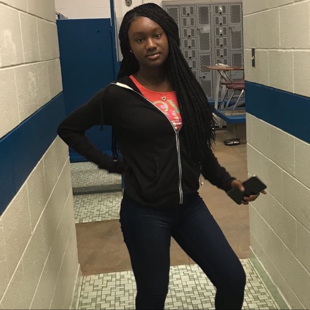 Meet your Posher, Makayla